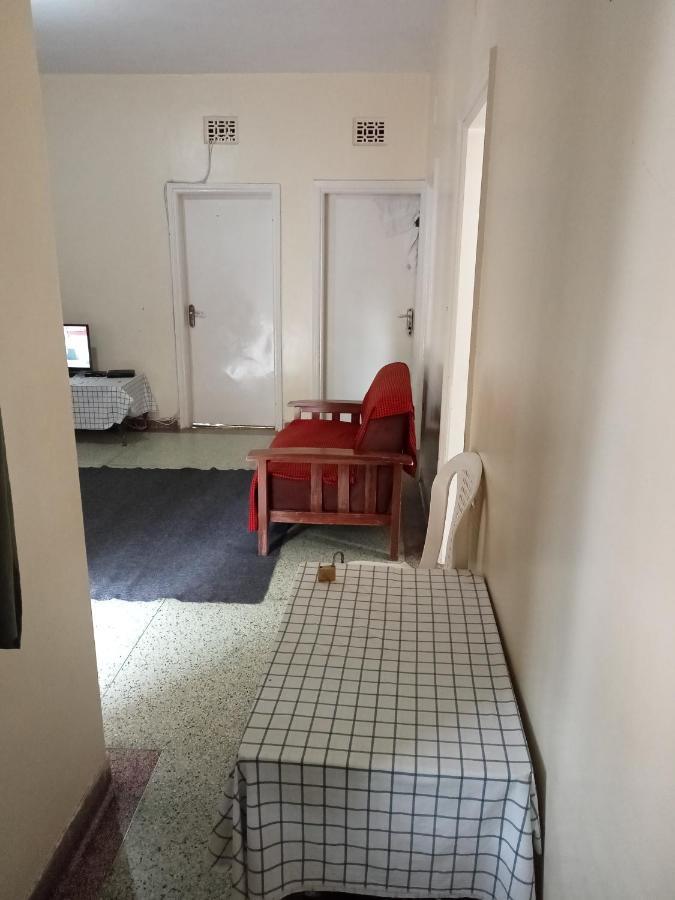 Pinkroses Gardens Hostel 나이로비 외부 사진