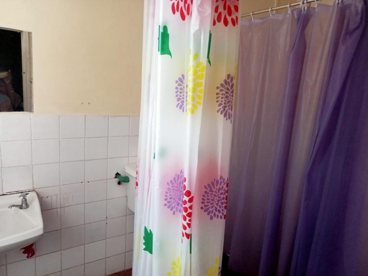 Pinkroses Gardens Hostel 나이로비 외부 사진